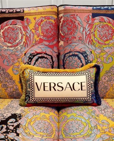 cuscini versace|Cuscino Versace Home in misto cotone e seta .